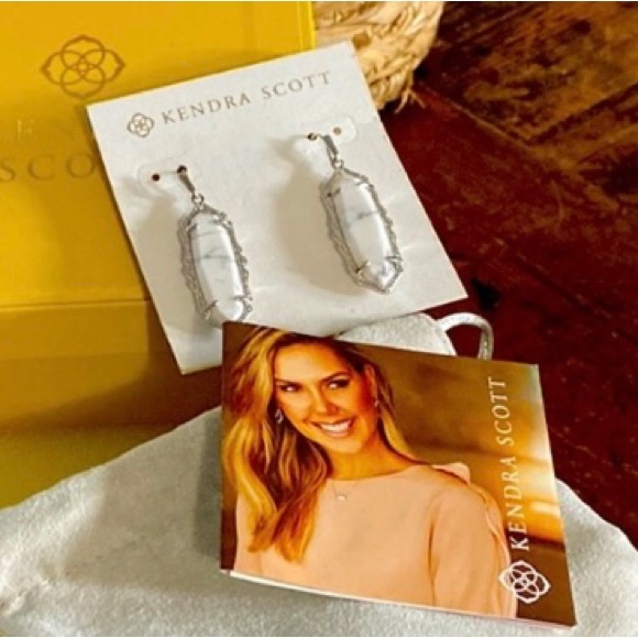 Kendra Scott Earrings - New in Box! - Picture 2 of 9